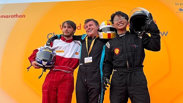 Tiga driver dari tiga tim pemenang Shell Eco-marathon World Championship 2023 di Bangalore, India