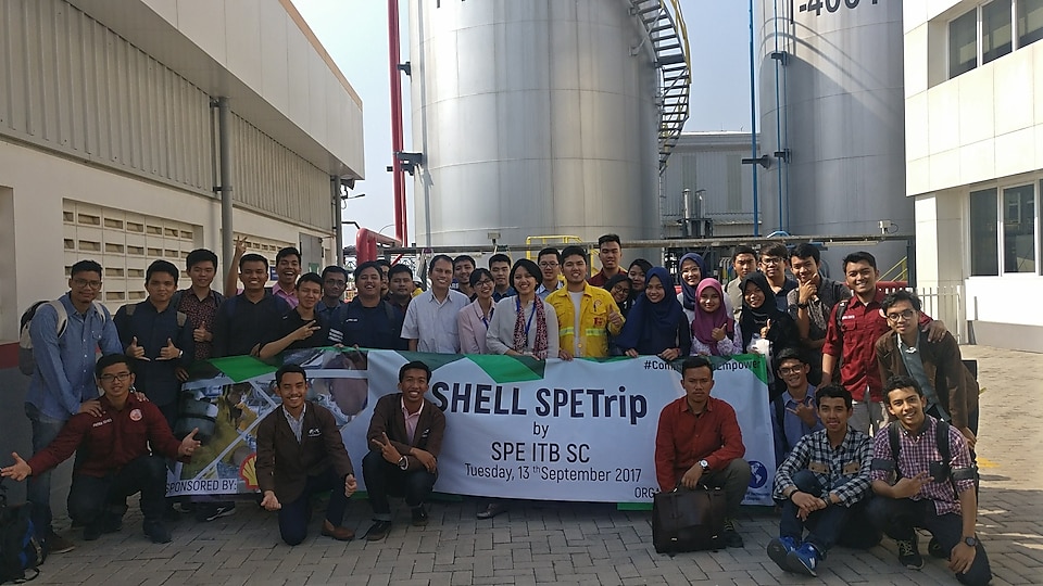 As part of Shell Indonesia’s Graduate Network, NEXUS, we received delegation from Society of Petroleum Engineers (SPE) ITB to visit our LOBP Marunda plant.