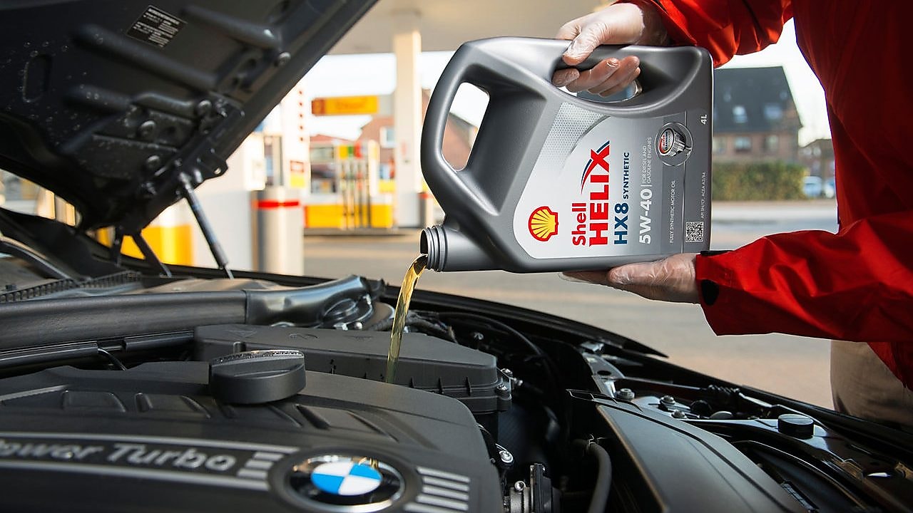 Покупка моторных масел. Shell Helix Motor Oils. Шелл 2000 масло. Моторное масло Shell Helix баннер. Shell Helix Ultra реклама.