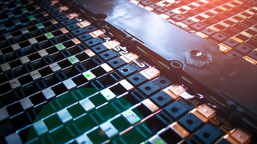 ilustrasi sel baterai lithium dengan separator anoda dan katoda