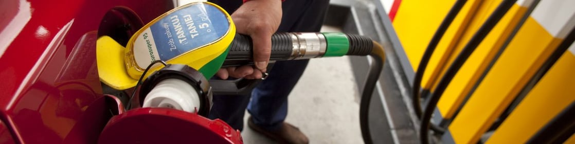 Filling gas in car