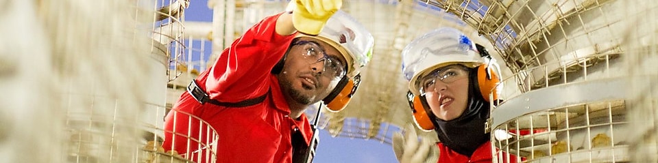 Potoret Malam Hari Area LPU Shell Qatar April 2014