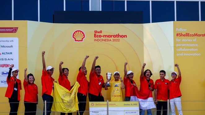 Tim Nakoela dari Universitas Indonesia, pemenang kategori Prototype-Internal Combustion Engine di Shell Eco-marathon Indonesia 2022