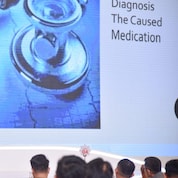 Para pembicara Shell ExpertConnect 2024 dengan tema Unlock Your Productivity Potential dengan fokus pembahasan tentang produk gemuk (grease) Shell Gadus untuk meningkatkan produktivitas industri di Indonesia.