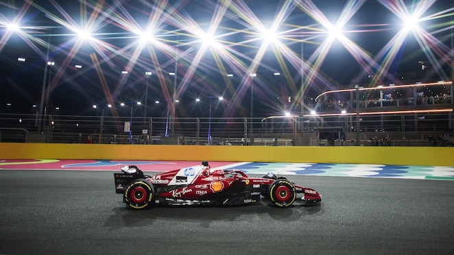 Mobil tim Scuderia Ferrari HP pada ajang otomotif internasional.