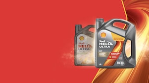 Mobil balap Scuderia Ferrari HP di sirkuit Monza Italia 2025.