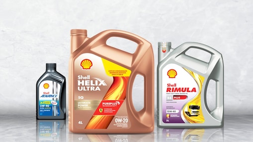 Rangkaian produk dari pelumas Shell.