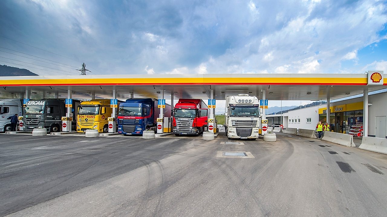 Pelanggan bisnis, pemasok, mitra, atau investor